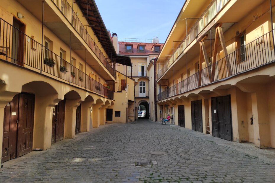 Staroměstský dvůr