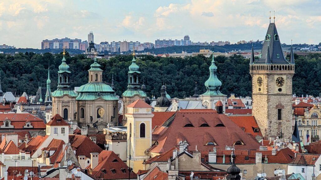 výhled ze střechy Máje